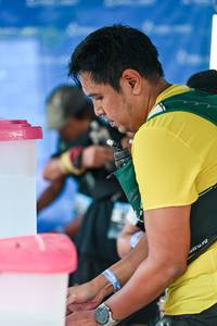 BIB: 
                            <button type="button" onclick="openModal(28105822)" class="btn btn-primary btn-sm float-right btn-popup" data-toggle="modal" data-target=".modal-high-quality">
                        <i class="fas fa-shopping-cart"></i> Add to Cart
                    </button>
                                            <button type="button" onclick="isThisMe(28105822, true)" class="btn btn-success btn-sm float-right btn-popup btn-isme hidden" data-toggle="tooltip" data-placement="bottom" title="นี่คือรูปของคุณใช่ไหม คลิกที่นี่เพื่อเอาเข้าอัลบั้ม">
                        <i class="fas fa-plus"></i> Add to album
                    </button>
                    <button type="button" onclick="isThisMe(28105822, false)" class="btn btn-warning btn-sm float-right btn-popup btn-isnotme hidden">
                        <i class="fas fa-ban"></i> Remove from album
                    </button>